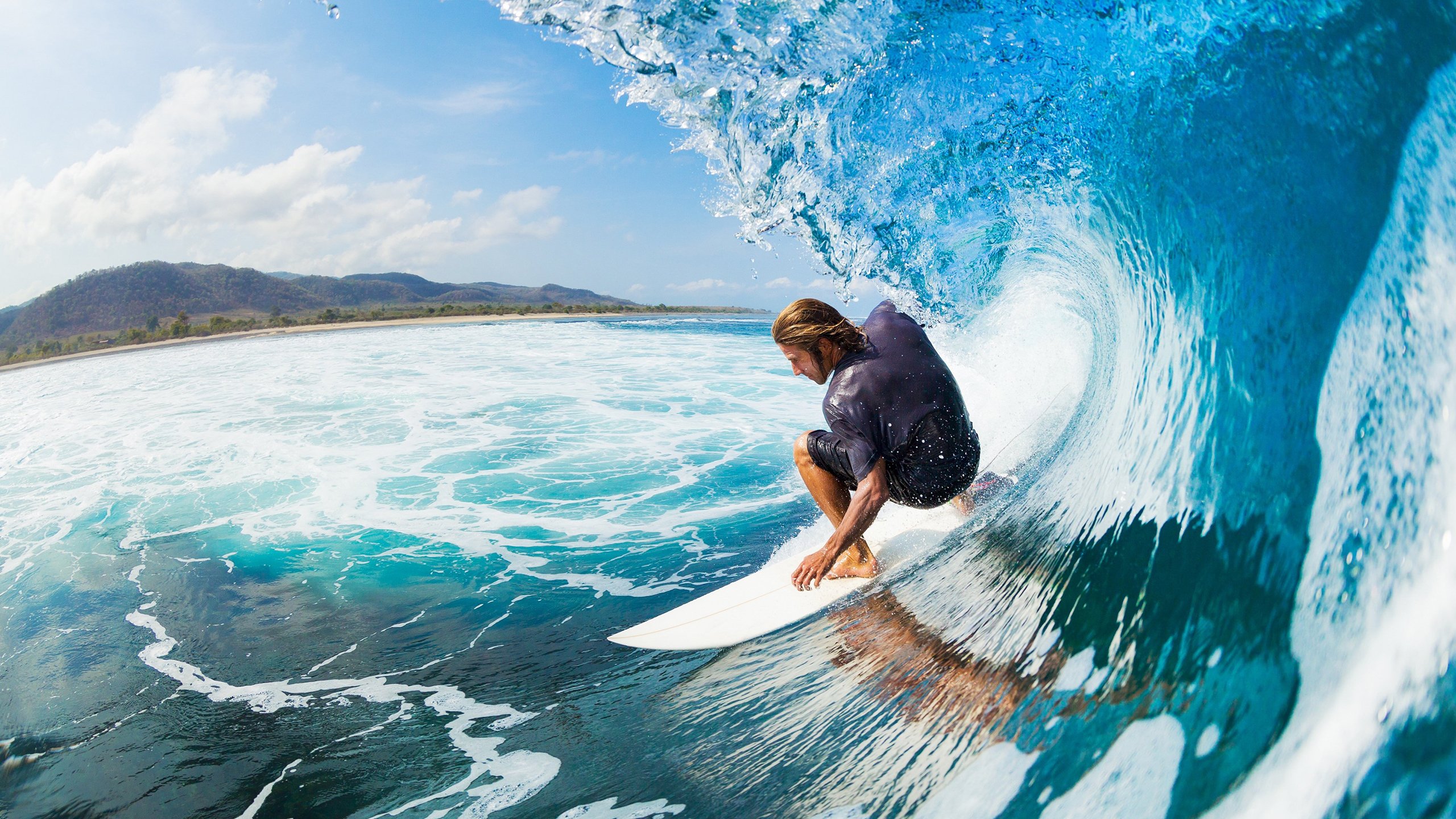 “东桃花岛缆绳滑水:速度与自由的极致展现”