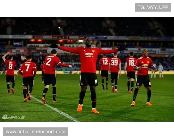 卢卡库身体对抗终结效率惊人